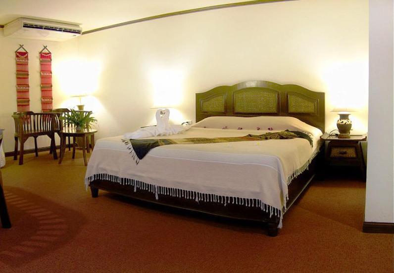 Phuphaya Resort Pattaya Oda fotoğraf